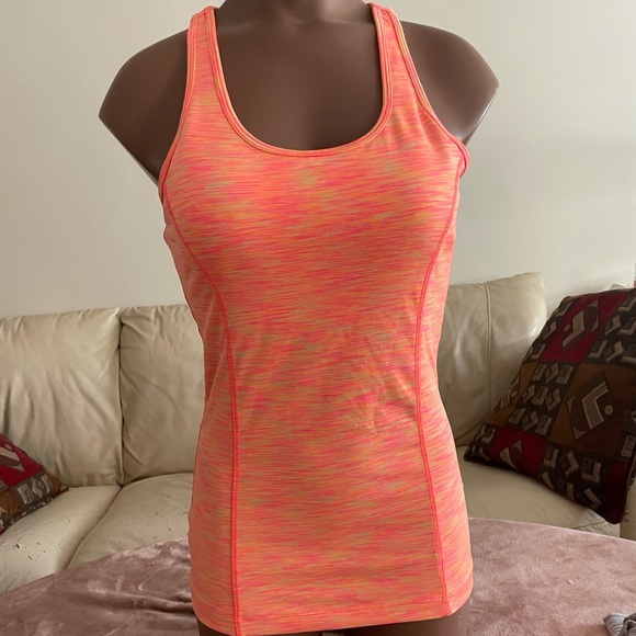 Beautiful athletic top. Excellent condition. - Picture 2 of 15